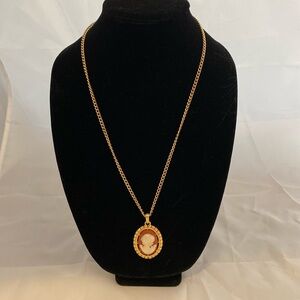 Cameo necklace on gold tone chain, unsigned costume, jewelry
